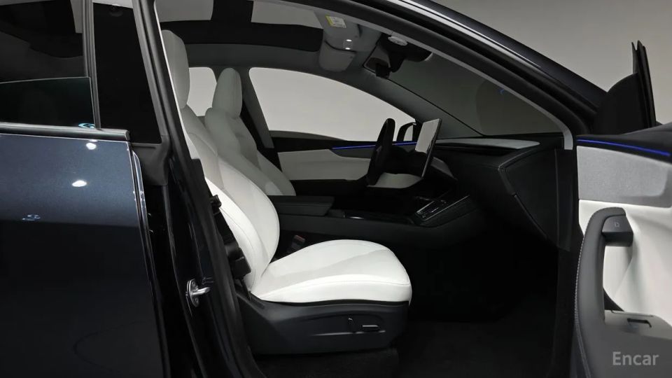 Tesla model-y