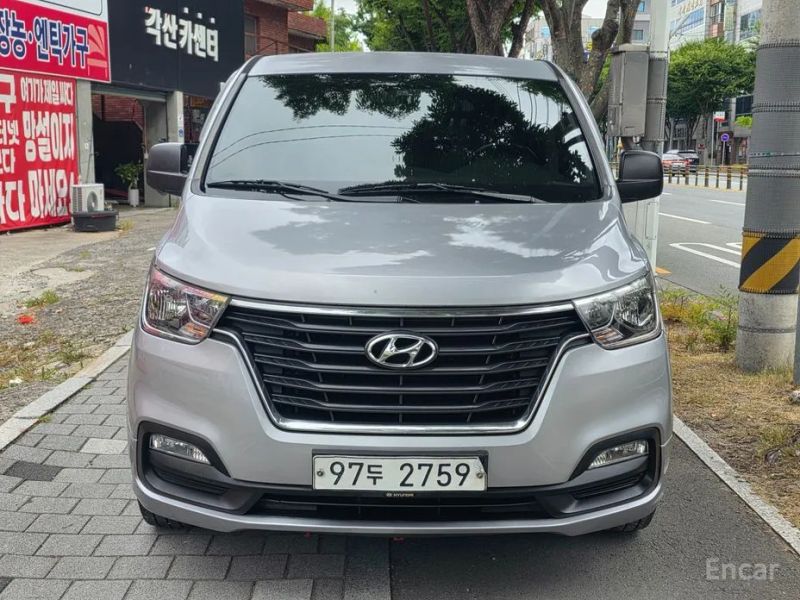 Hyundai Starex