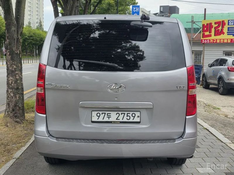 Hyundai Starex
