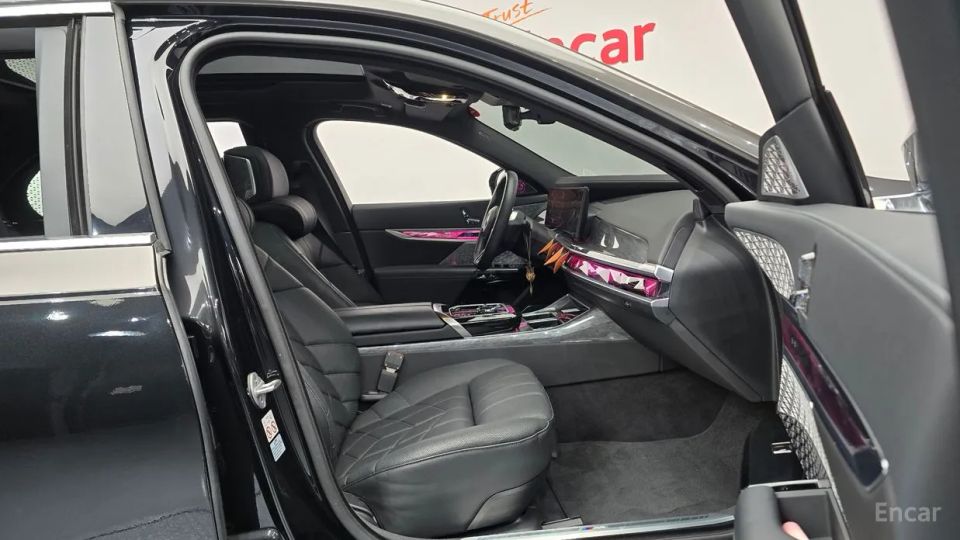 BMW i7
