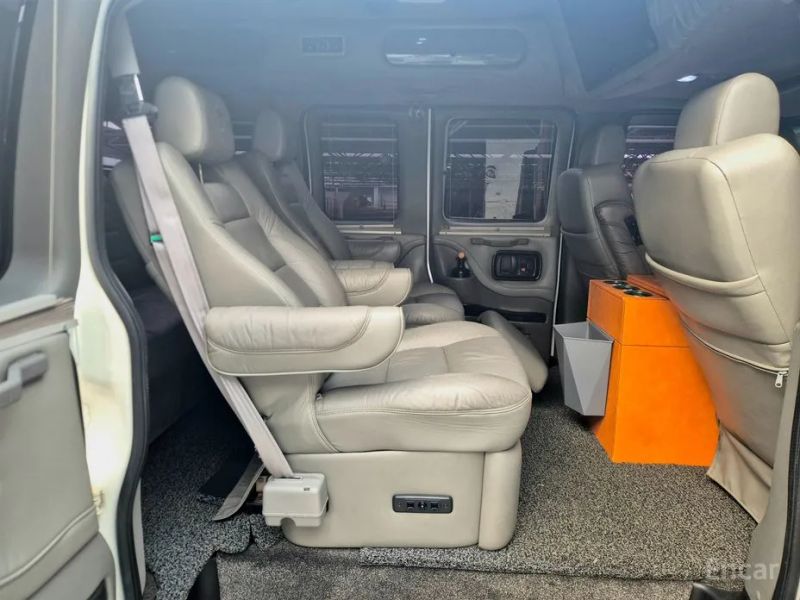 Chevrolet Express Van