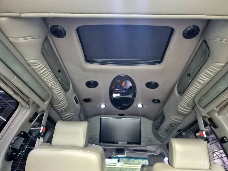 Chevrolet Express Van