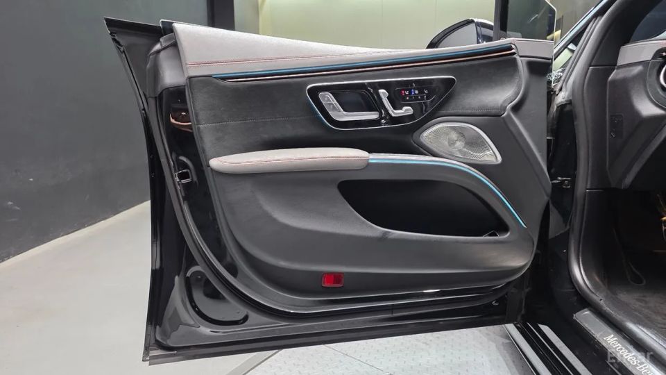 Mercedes-Benz EQS