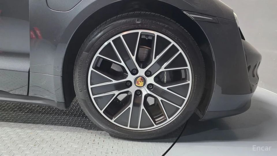 Porsche Taycan
