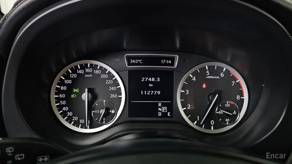 Infiniti Q30