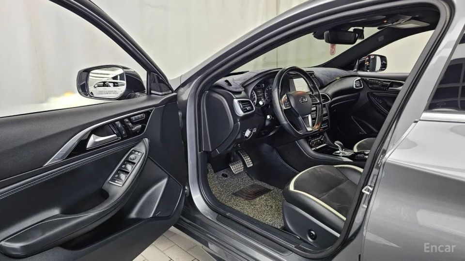 Infiniti Q30