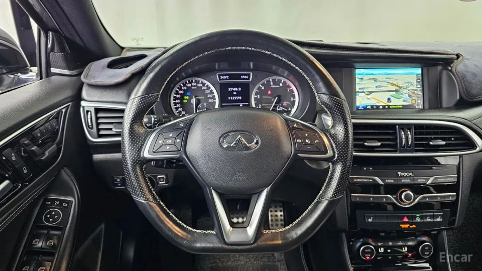 Infiniti Q30
