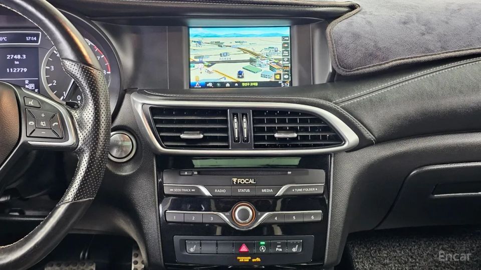 Infiniti Q30