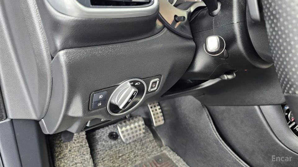 Infiniti Q30