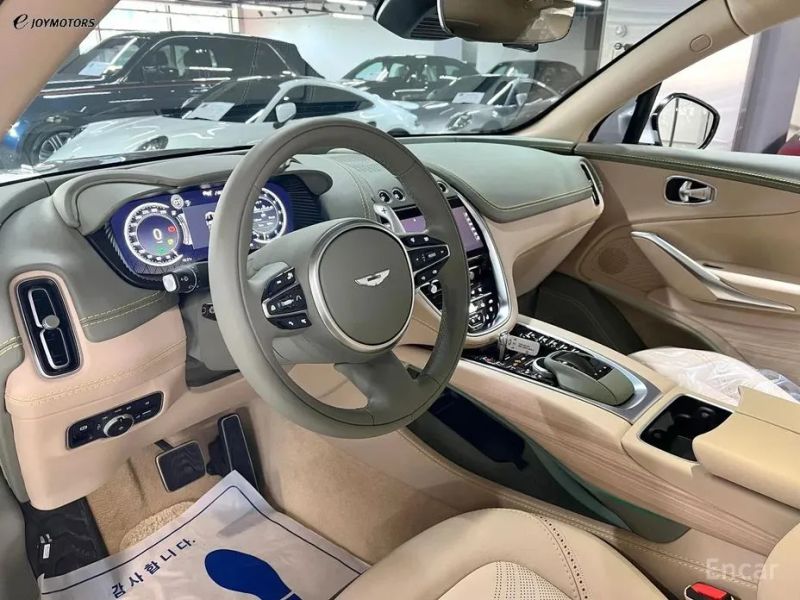 Astonmartin DBX