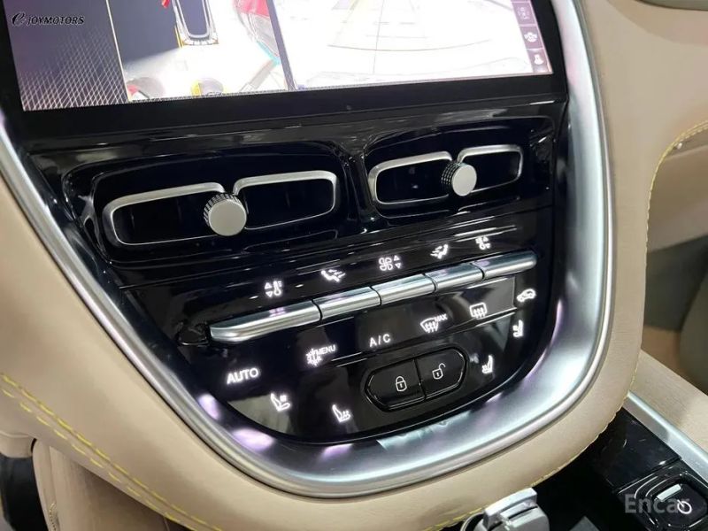 Astonmartin DBX