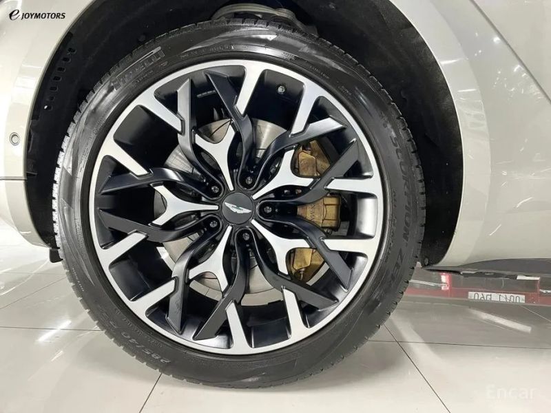 Astonmartin DBX