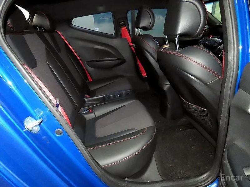 Hyundai Veloster