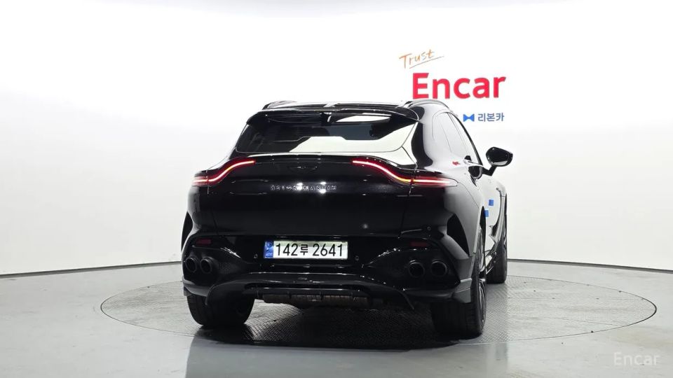 Astonmartin DBX