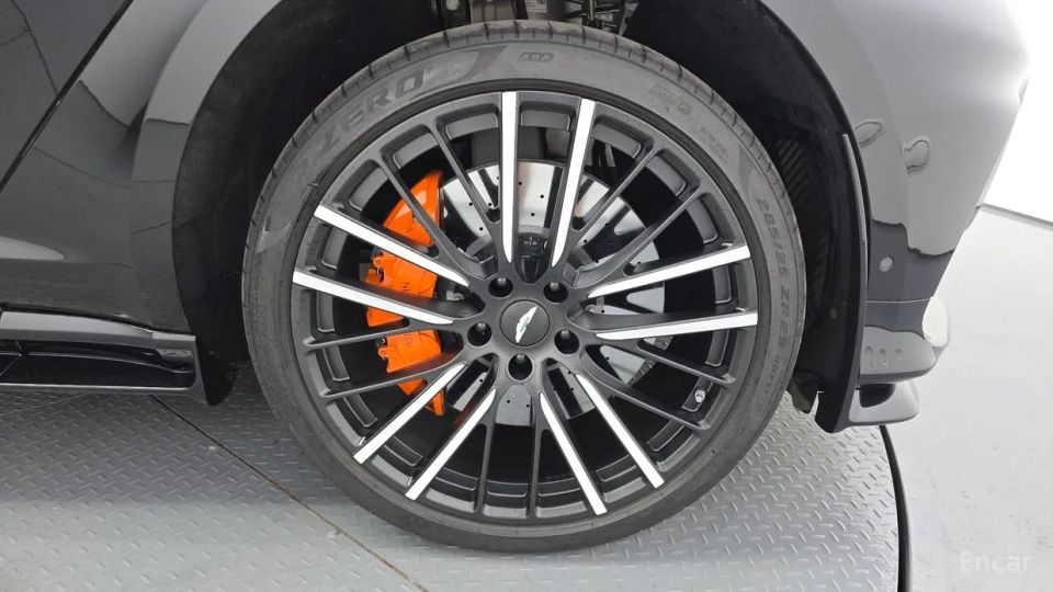 Astonmartin DBX