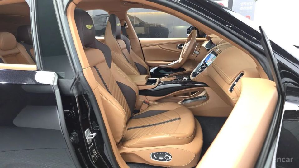 Astonmartin DBX