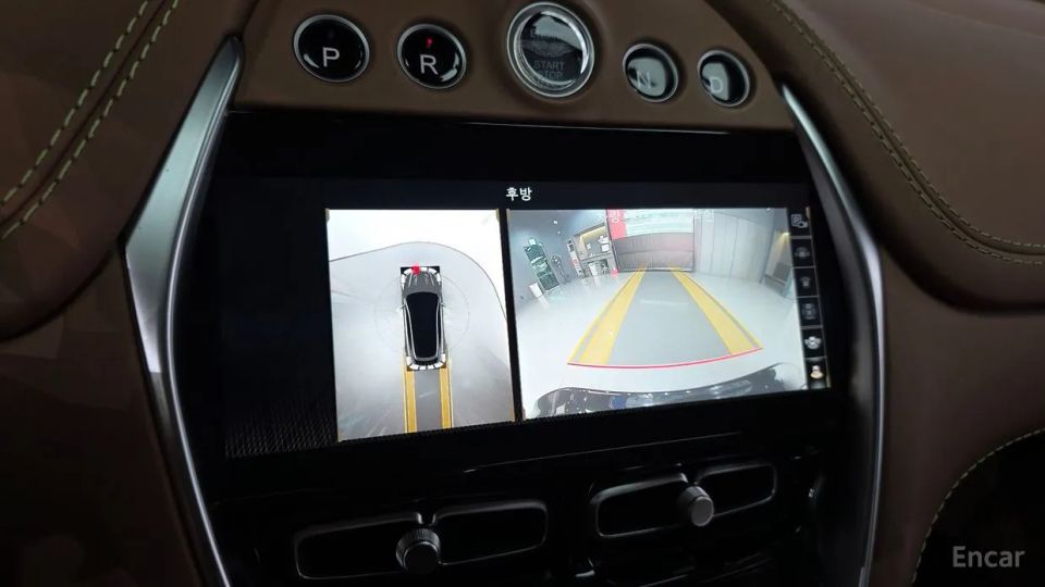 Astonmartin DBX