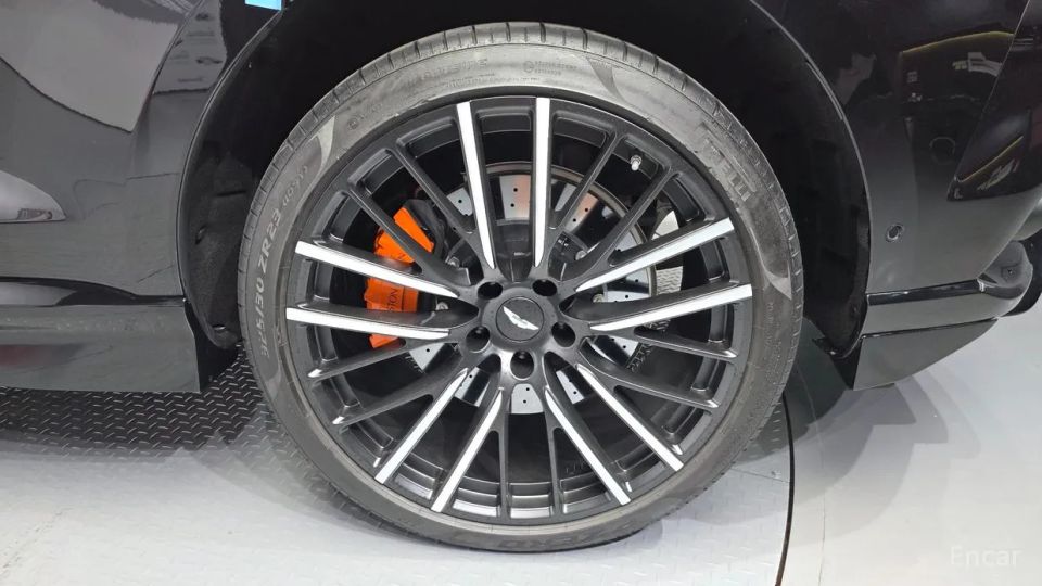 Astonmartin DBX
