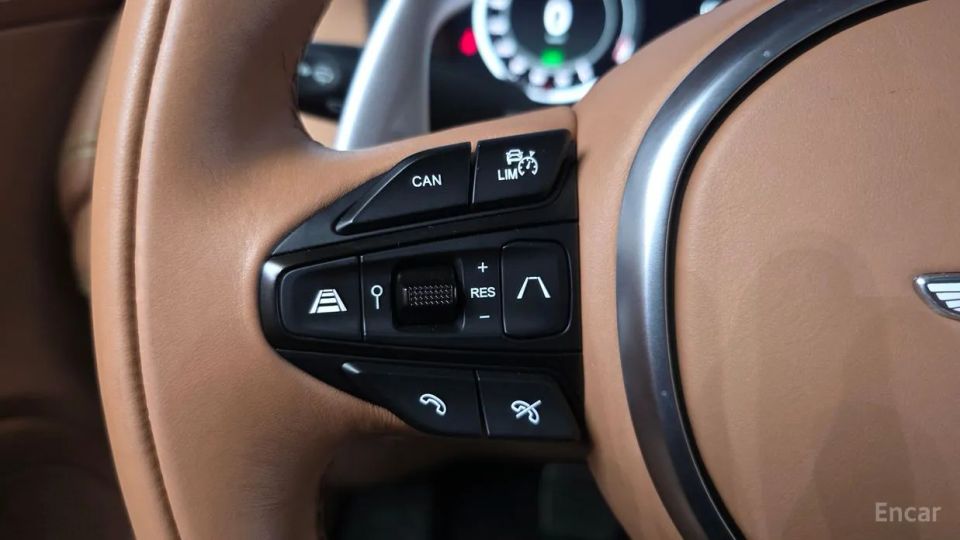 Astonmartin DBX