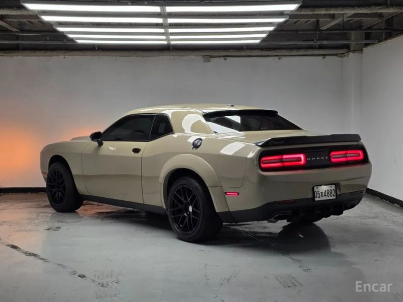 Dodge challenger