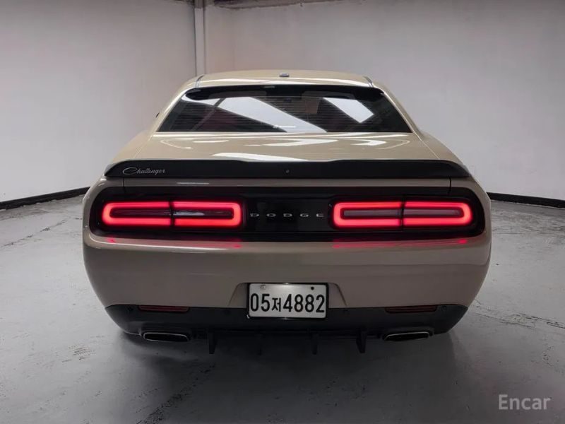 Dodge challenger