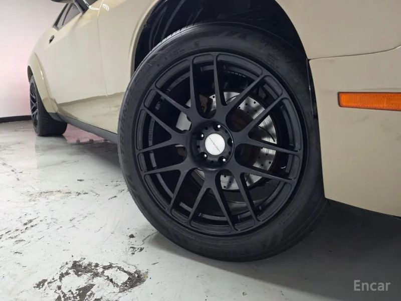 Dodge challenger