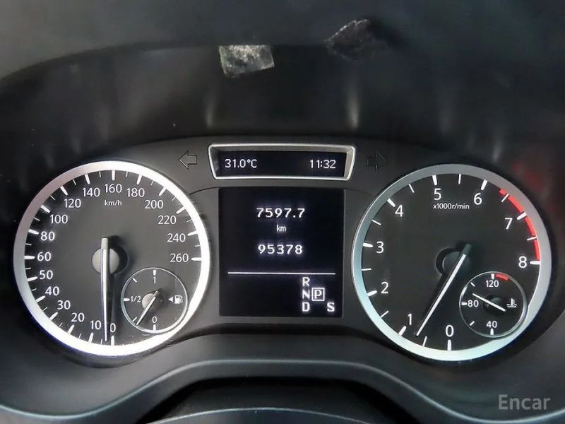Infiniti Q30