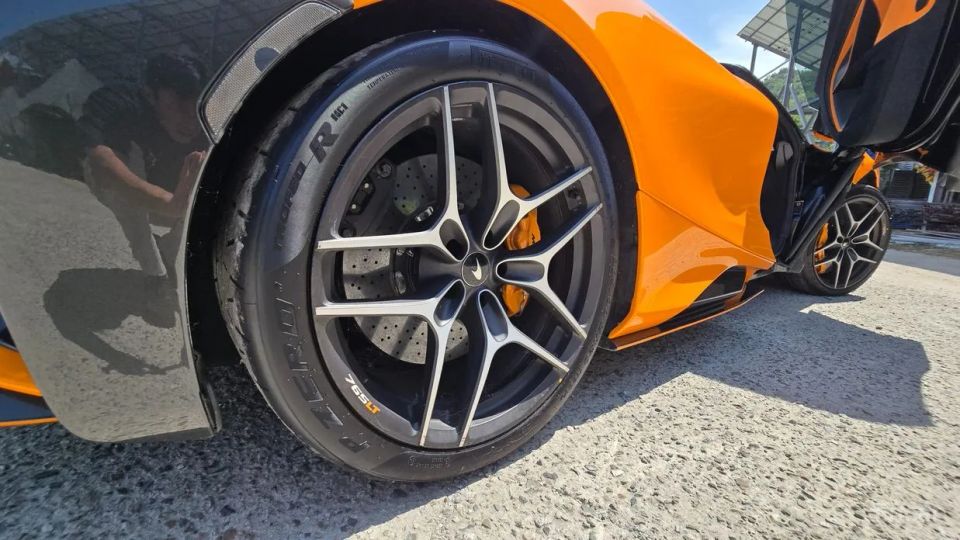 Mclaren 765LT