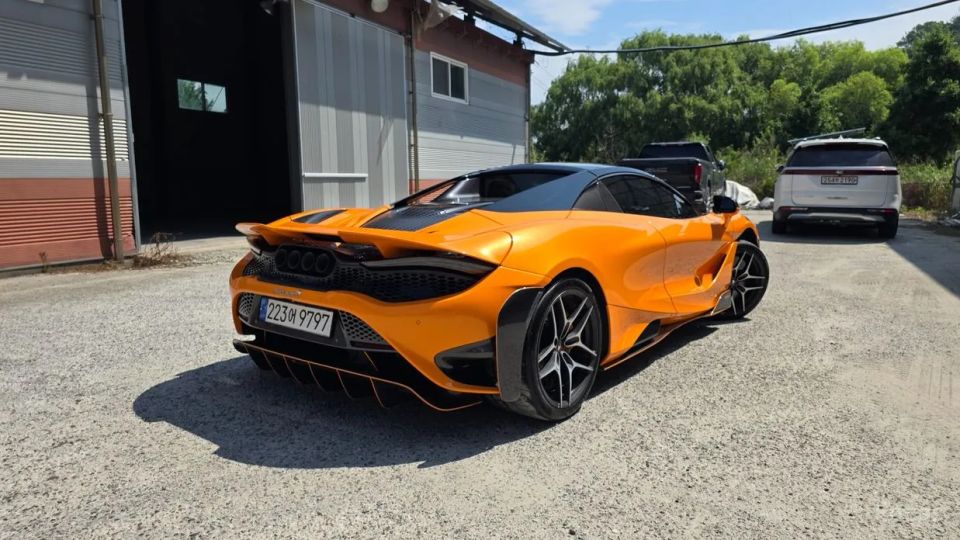 Mclaren 765LT