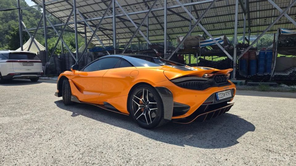 Mclaren 765LT