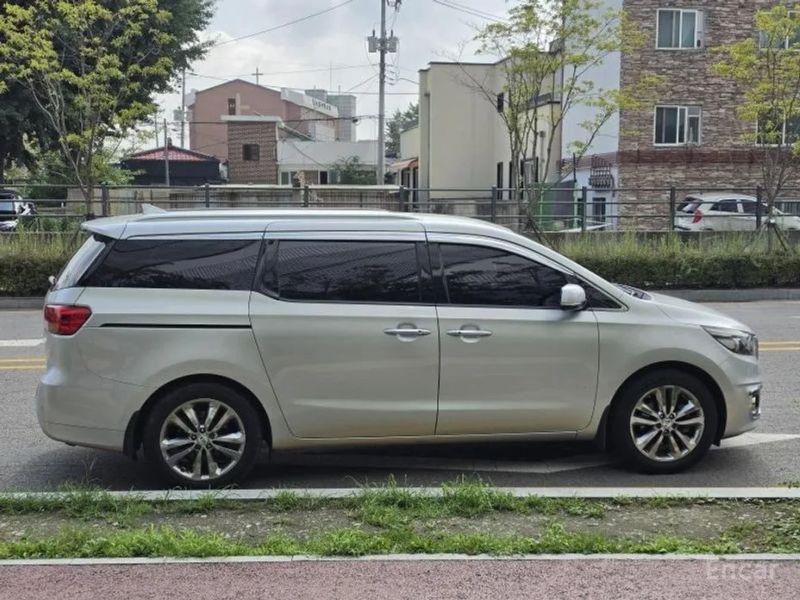 Kia Canival