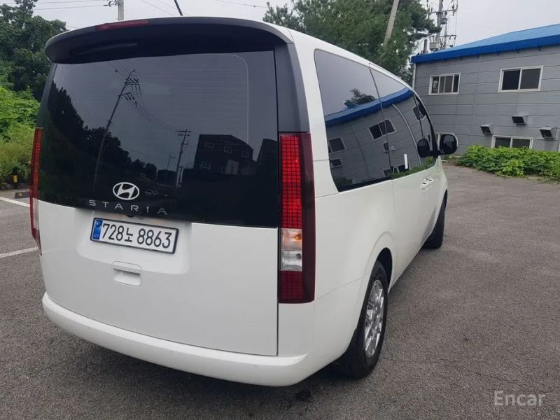 Hyundai Staria