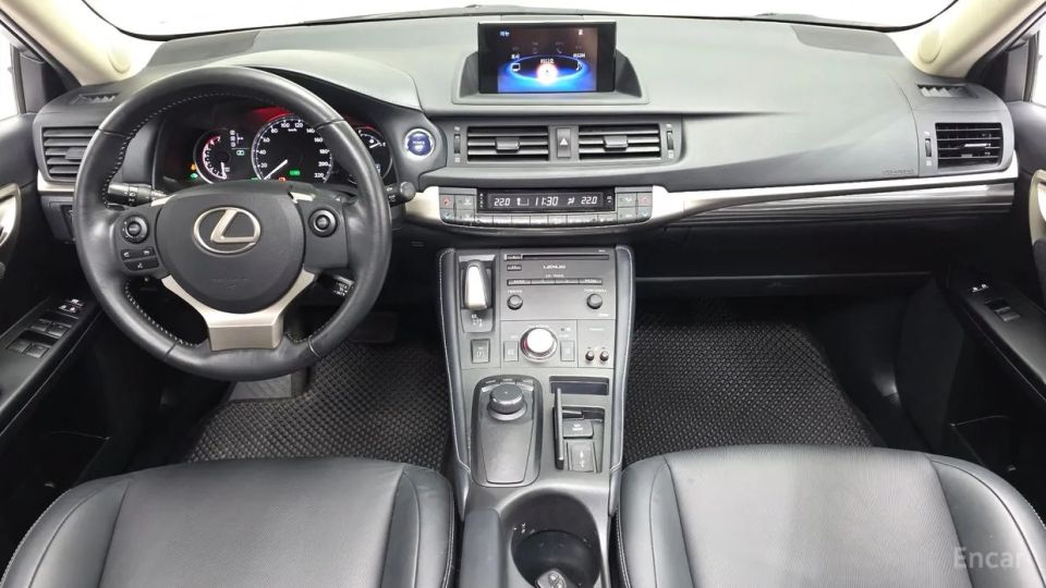 Lexus CT200h