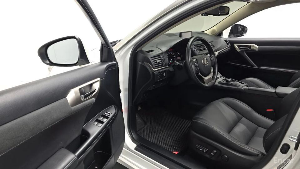 Lexus CT200h