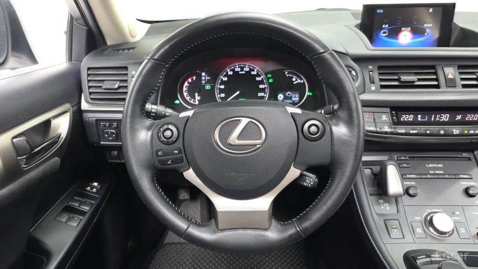 Lexus CT200h