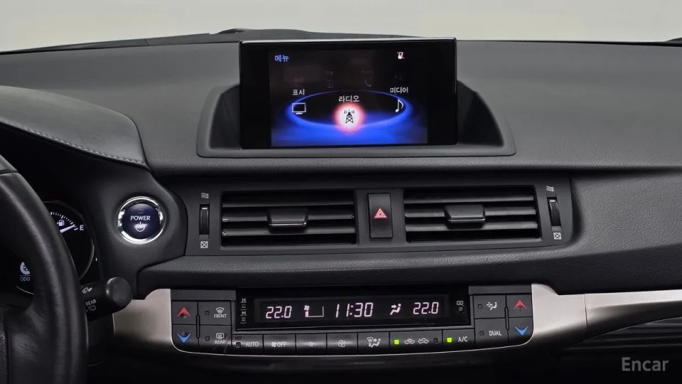 Lexus CT200h