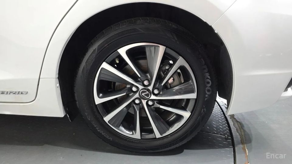 Lexus CT200h