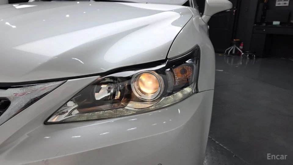 Lexus CT200h