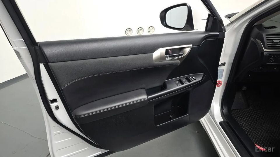Lexus CT200h