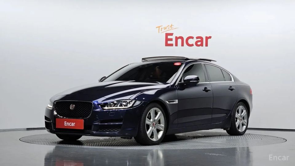 Jaguar XE