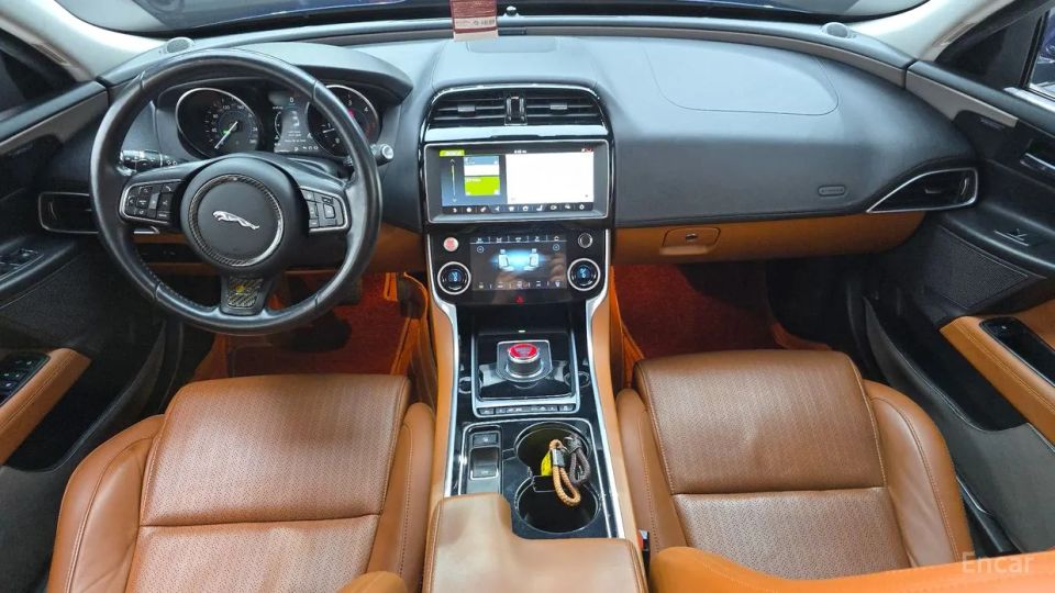 Jaguar XE