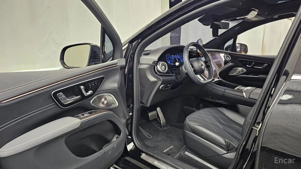Mercedes-Benz EQS