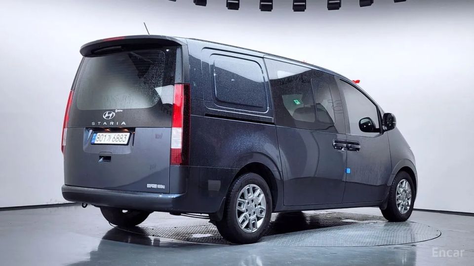 Hyundai Staria