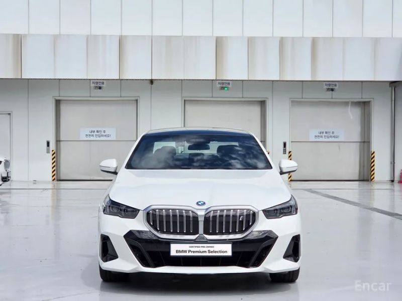 BMW i5