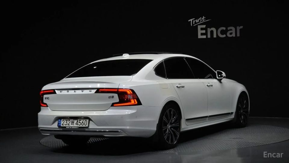 Volvo S90
