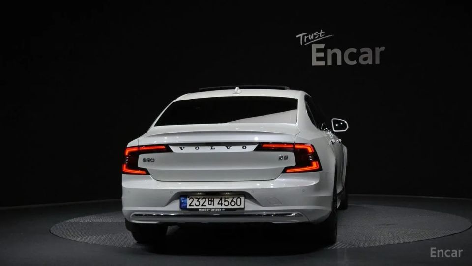 Volvo S90
