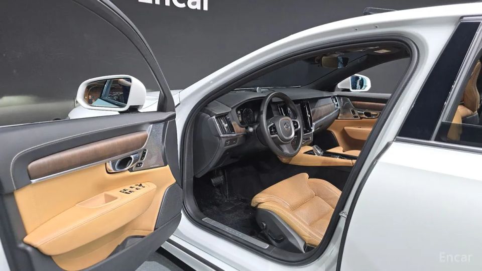 Volvo S90