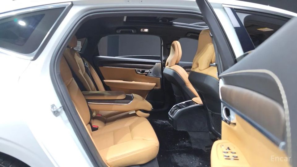 Volvo S90