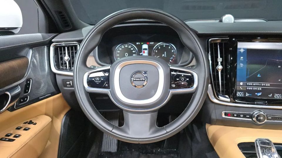 Volvo S90
