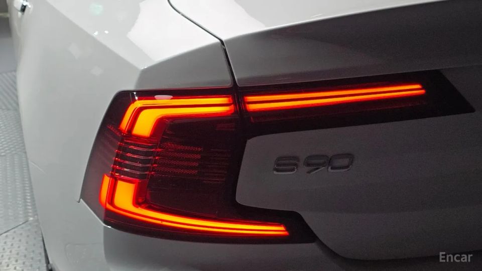 Volvo S90